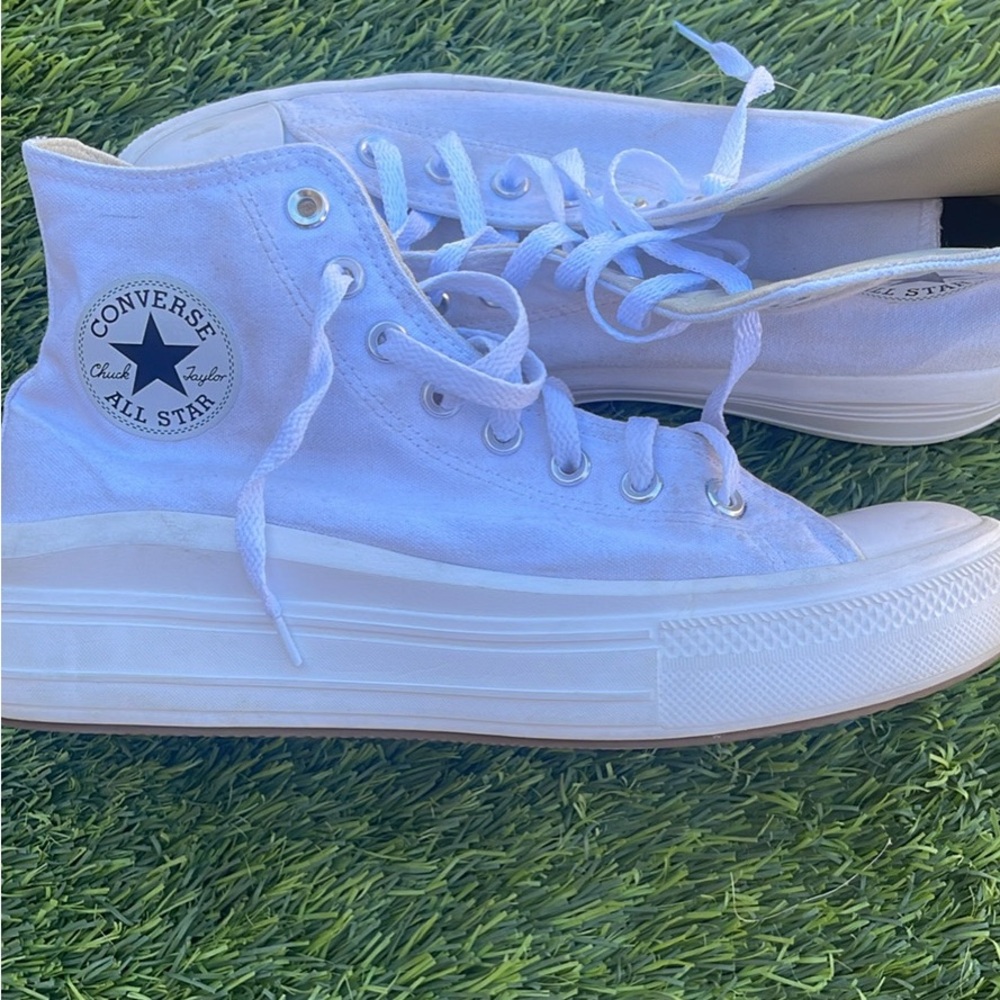 Converse Women’s high tops size 11